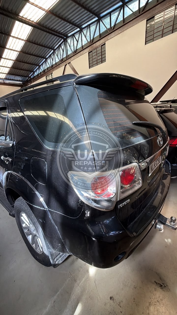 Toyota Hilux SW4 SRV foto 2