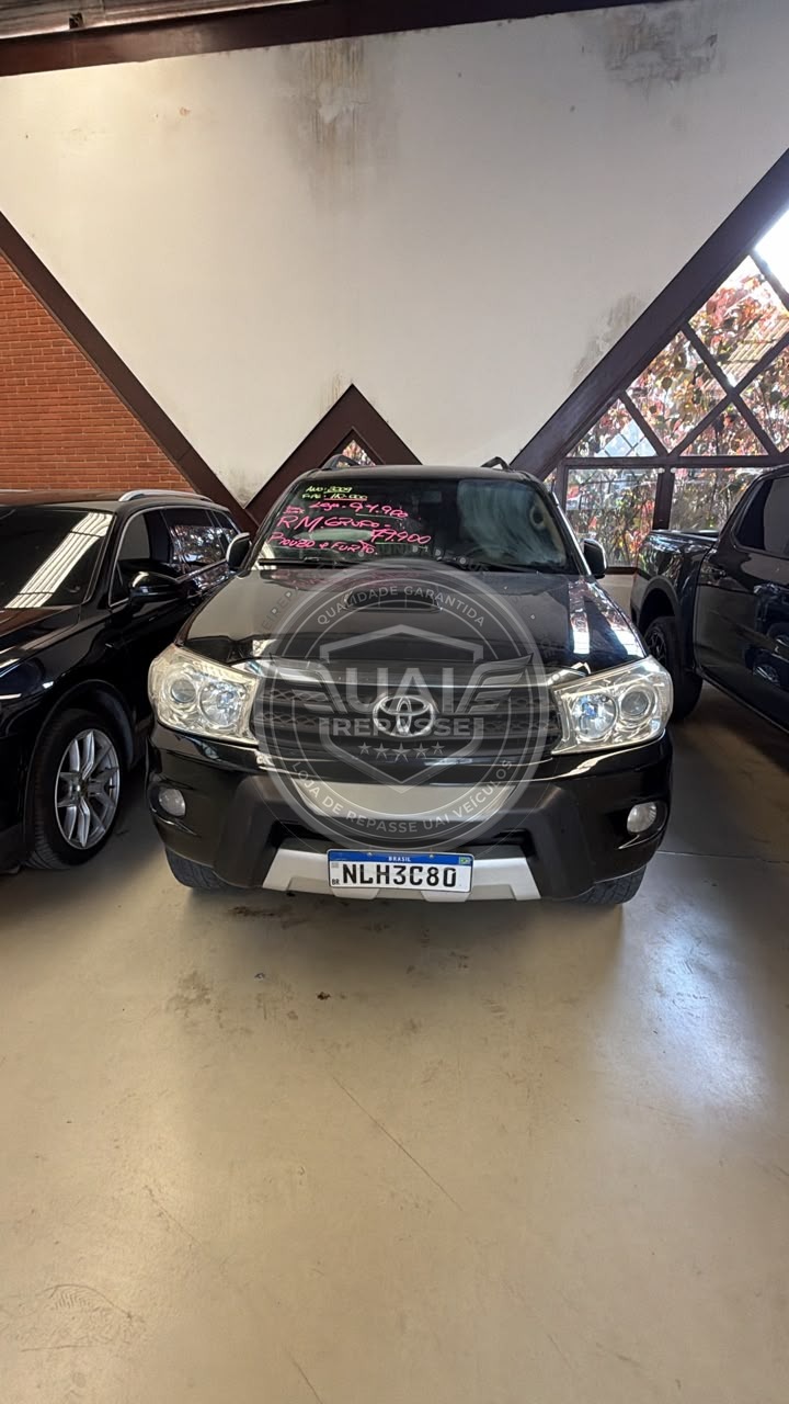 Toyota Hilux SW4 SRV foto 1