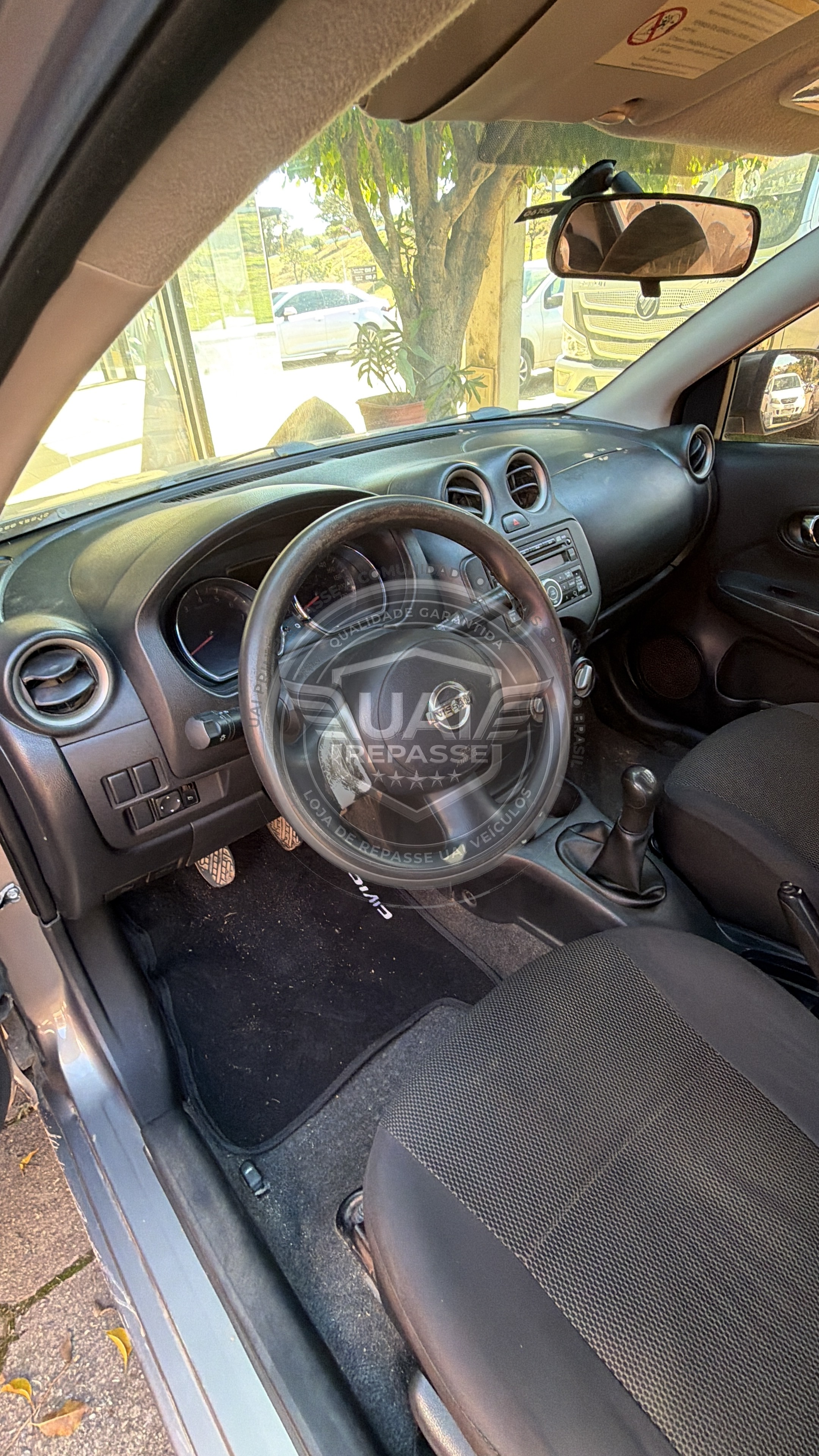 Nissan Versa foto 10