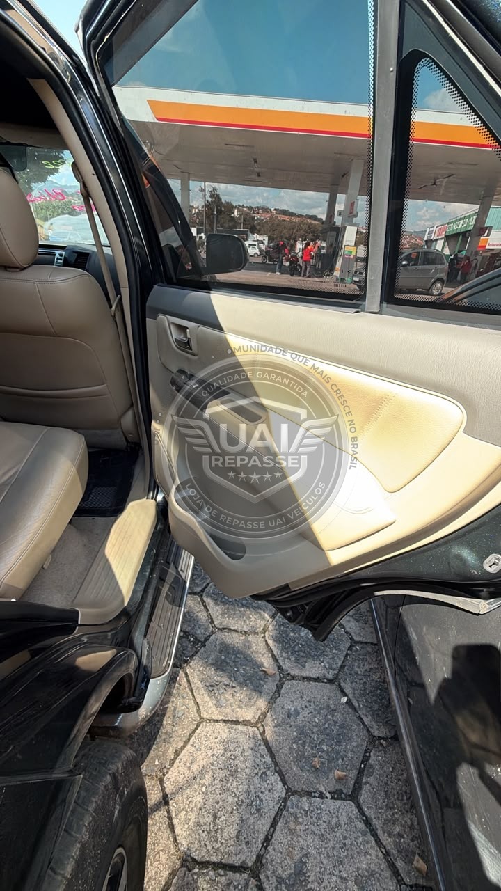 Toyota - Hilux SW4 SRV - Blindada foto 19