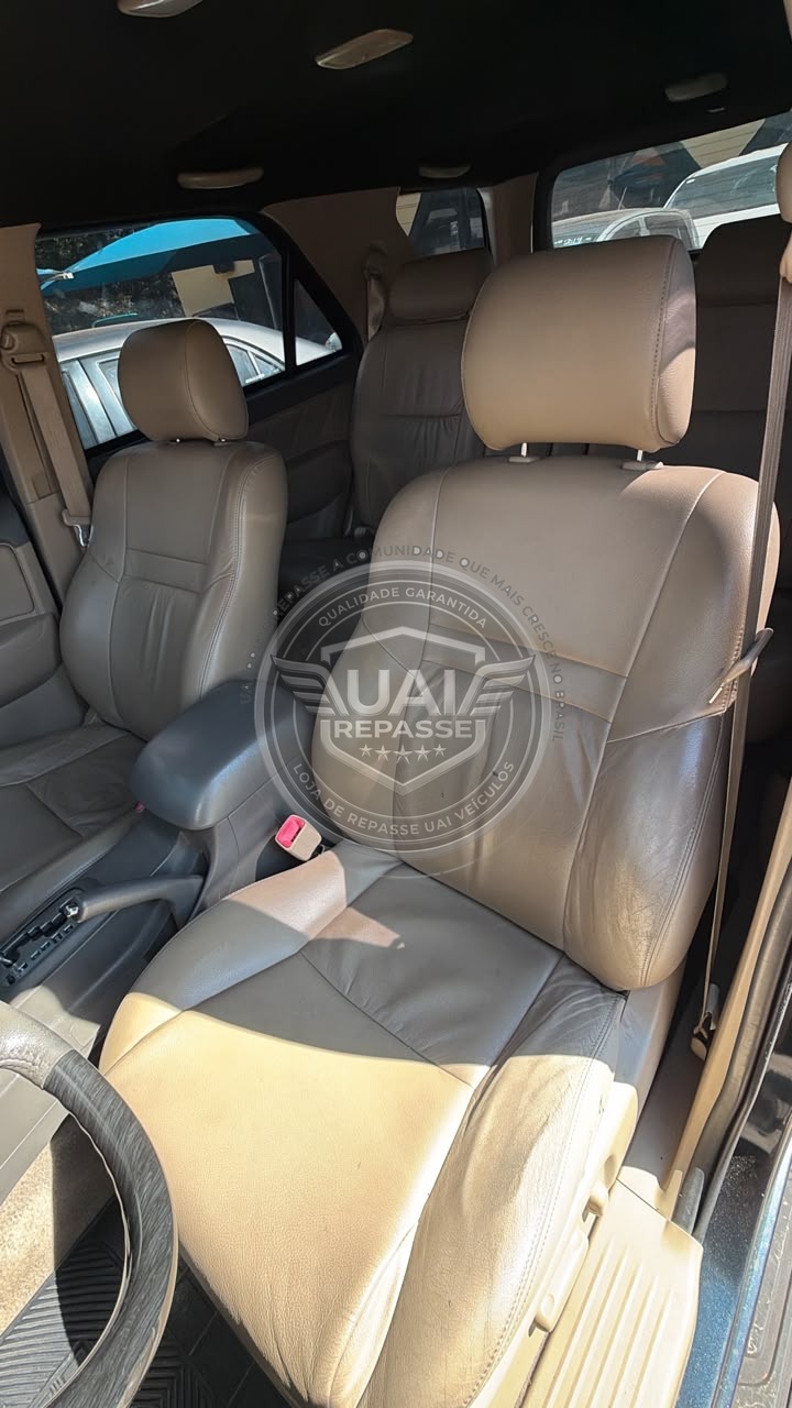 Toyota - Hilux SW4 SRV - Blindada foto 12