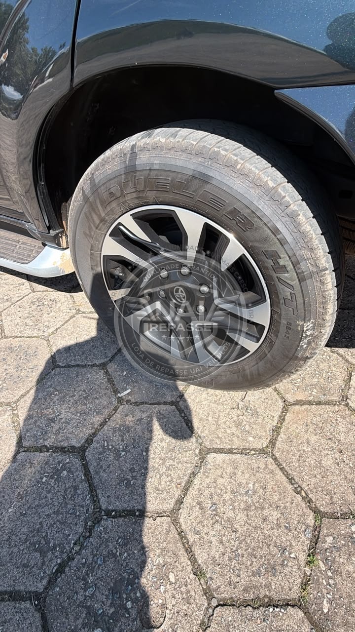 Toyota - Hilux SW4 SRV - Blindada foto 8