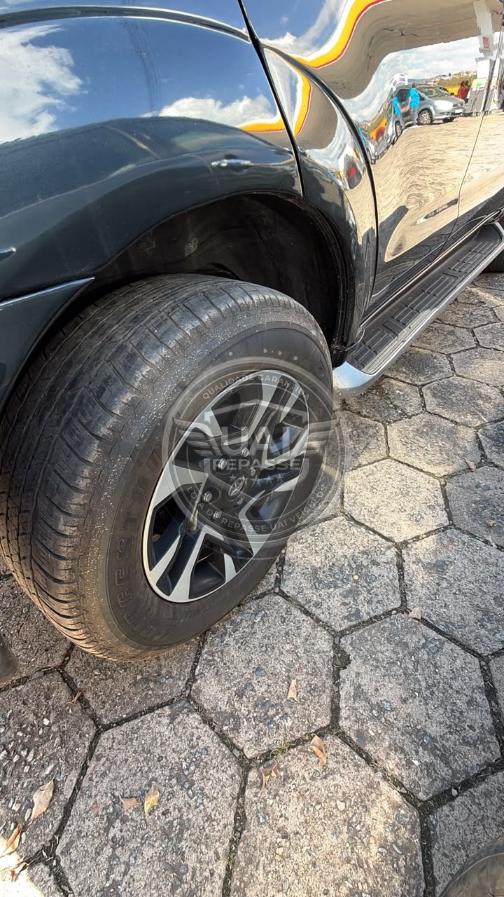 Toyota - Hilux SW4 SRV - Blindada foto 3