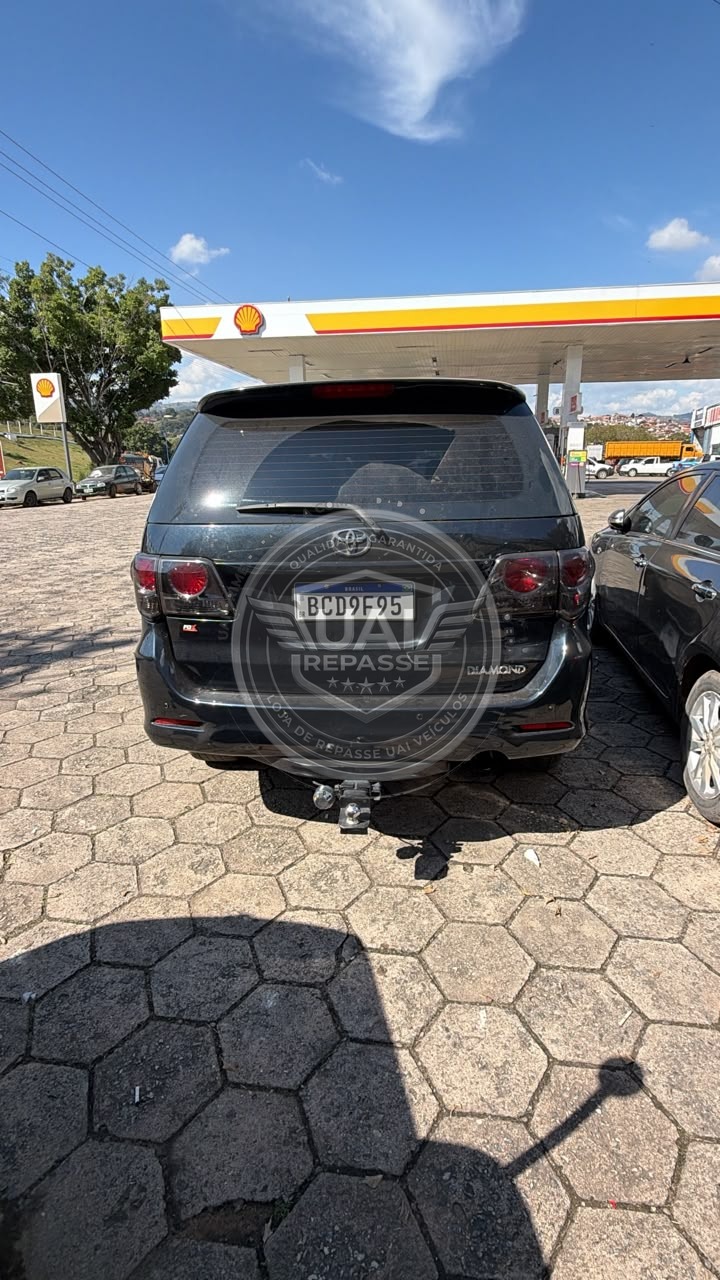 Toyota - Hilux SW4 SRV - Blindada foto 2