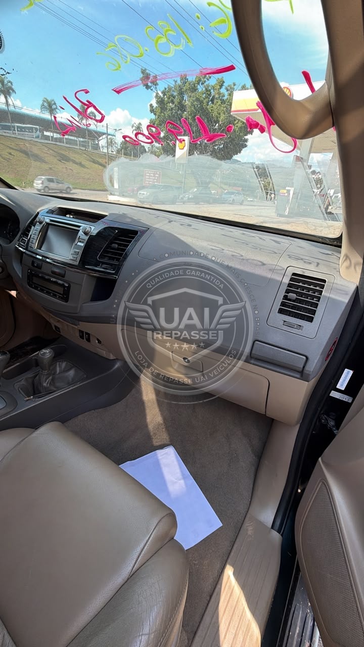Toyota - Hilux SW4 SRV - Blindada foto 23