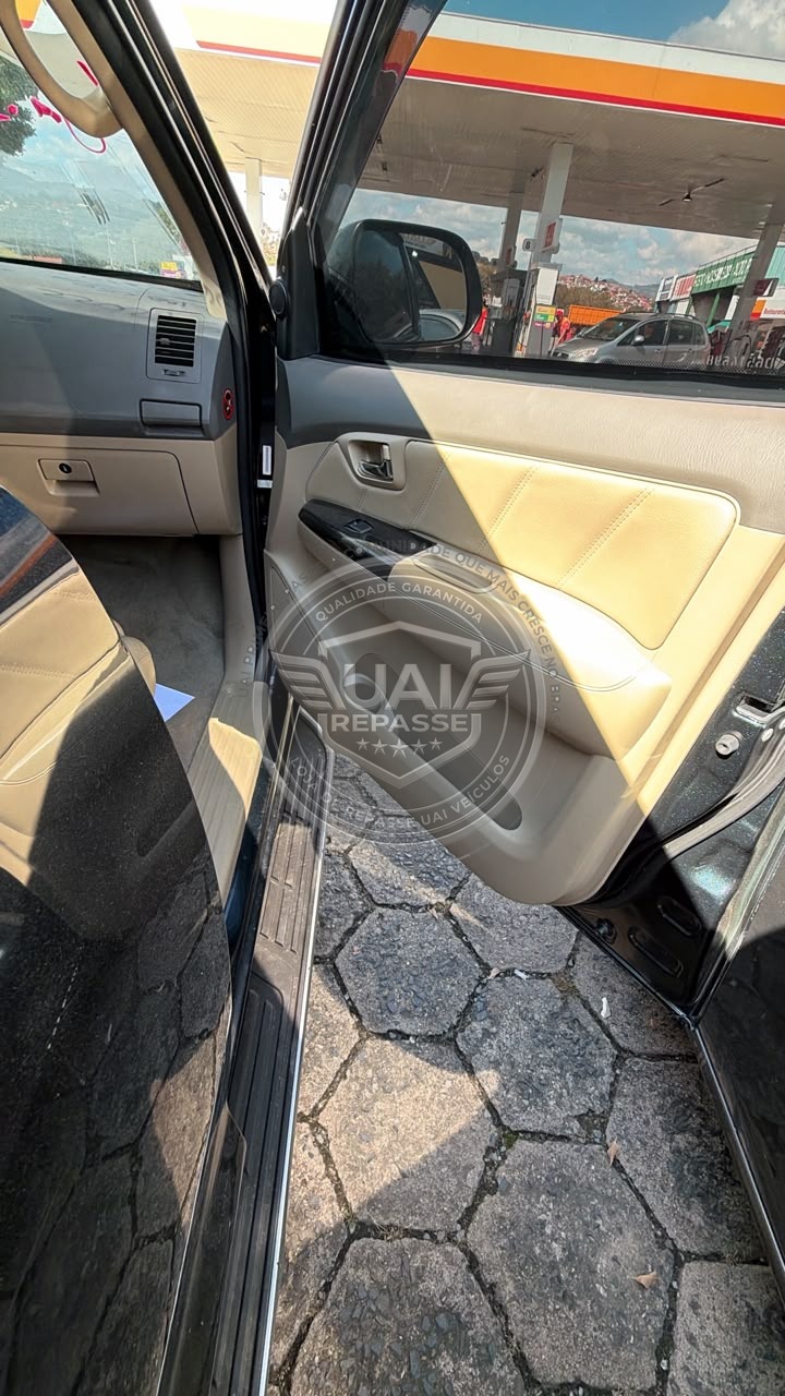 Toyota - Hilux SW4 SRV - Blindada foto 21