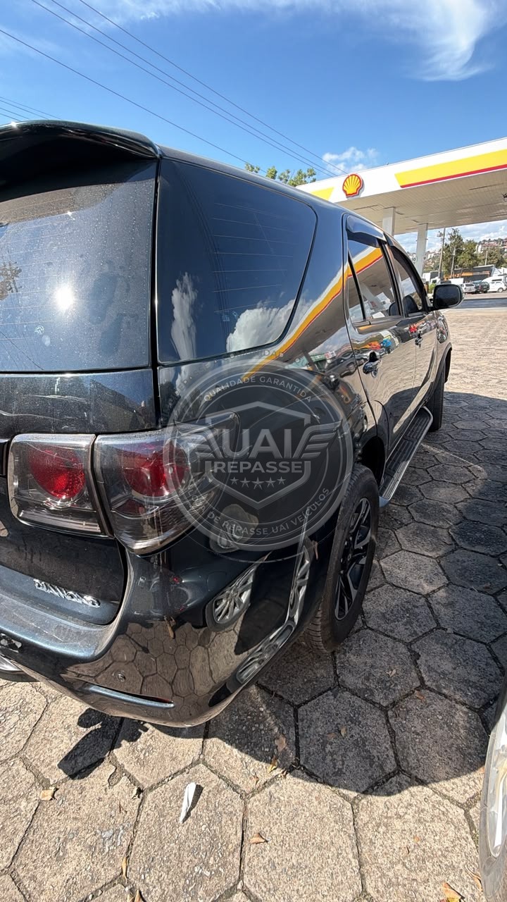Toyota - Hilux SW4 SRV - Blindada foto 10